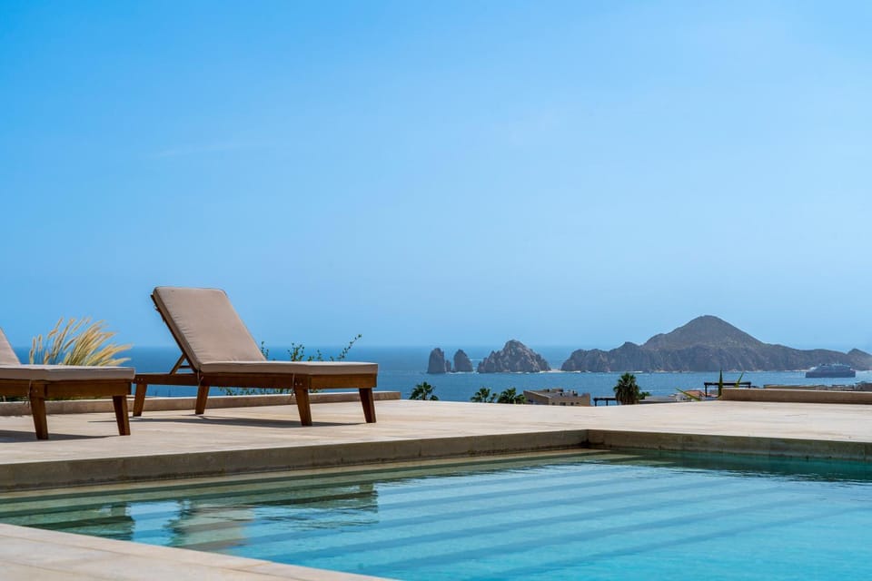 Mistiq Penthouse Private Rooftop Deck & Pool House in Baja California Sur