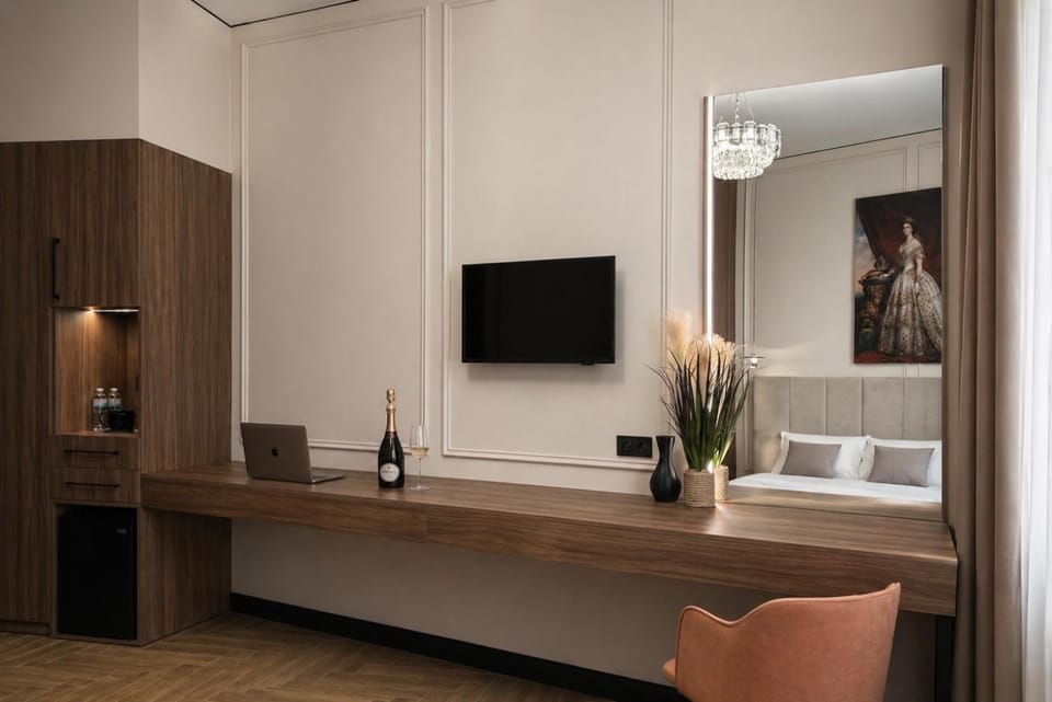 TV and multimedia, Coffee/tea facilities, internet, wardrobe