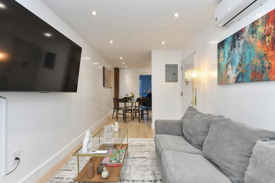 The New York Minute Apt -3 bedrooms -Sleeps 13 Apartment hotel in Lower Manhattan