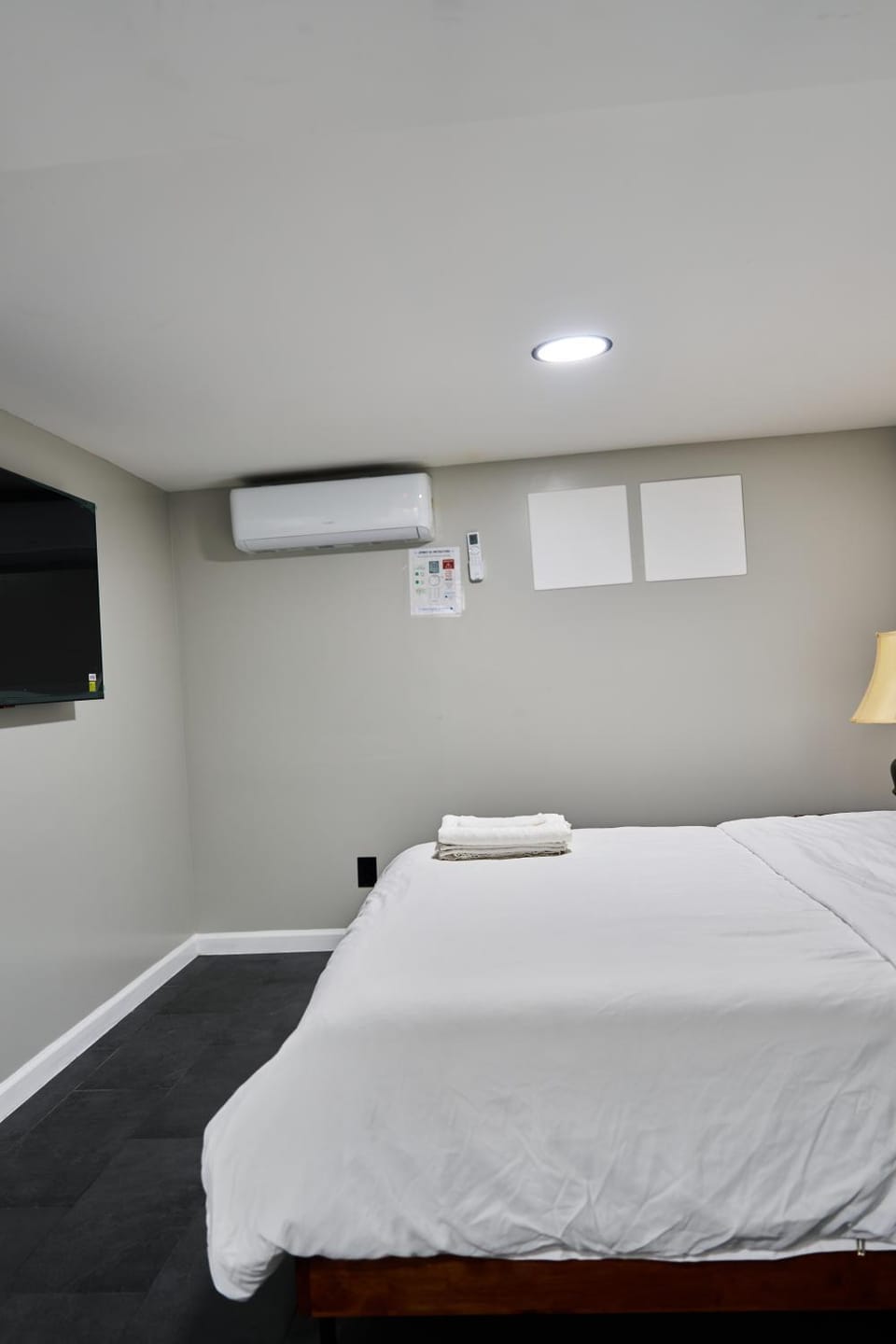 Joynest Haven - 1 bedroom with kitchen, mini living room, private entry Apartment in Hillside