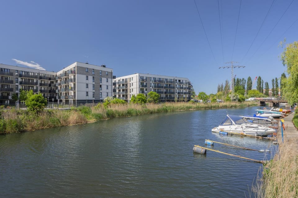 Property building, Nearby landmark, Neighbourhood, Natural landscape, Activities, River view, Area and facilities, Area and facilities