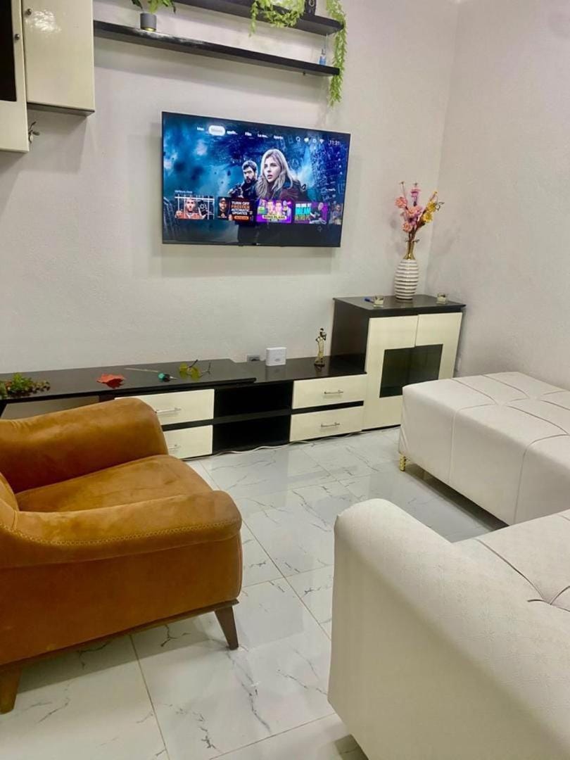 CHAMBREs SALON MEUBLÉ HD Apartment in Africa