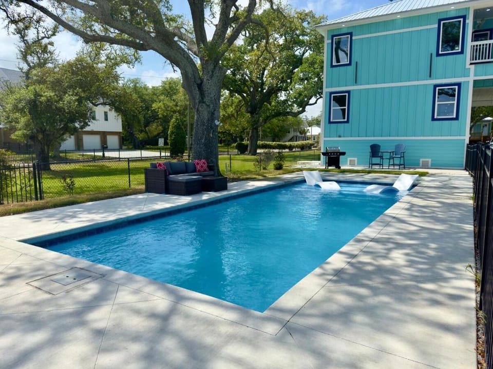 Zenith Beachfront Signature Stay House in Long Beach