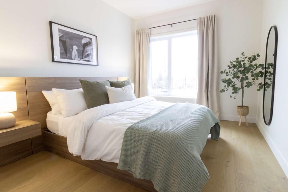 Ski, Bike & Golf in Mont-Ste-Anne & Free Parking Apartment in Beaupre