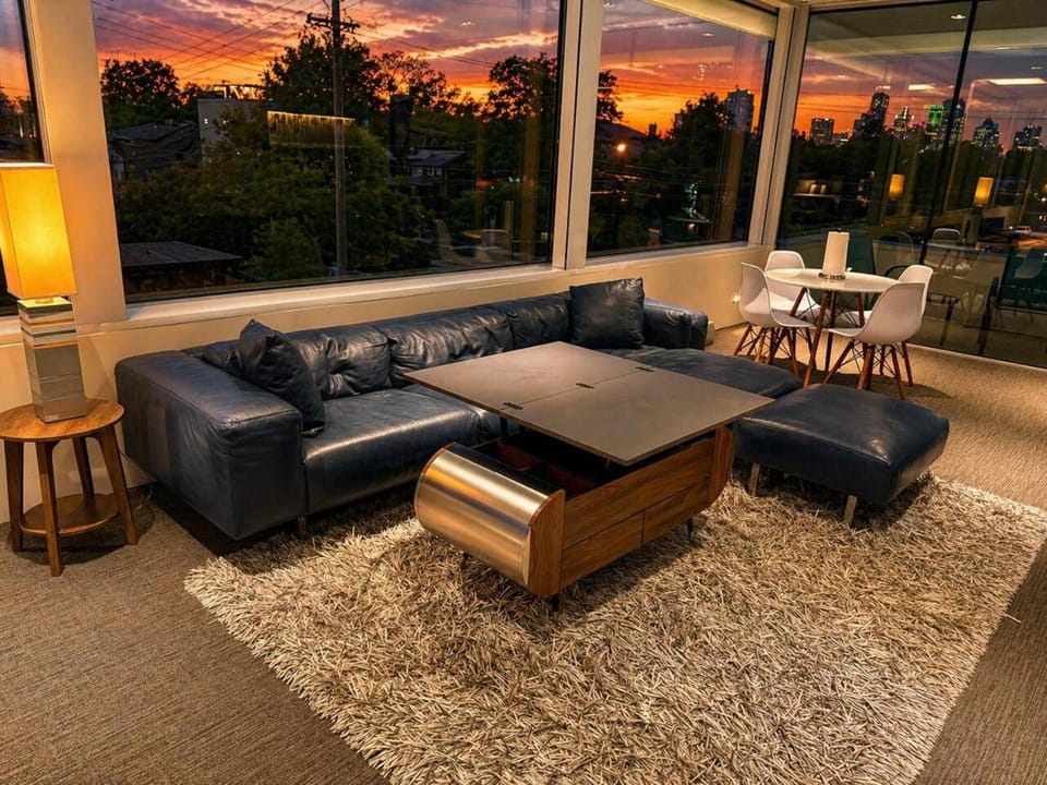 Upstairs Space Apartment in Dallas