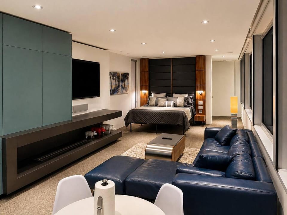 Upstairs Space Apartment in Dallas