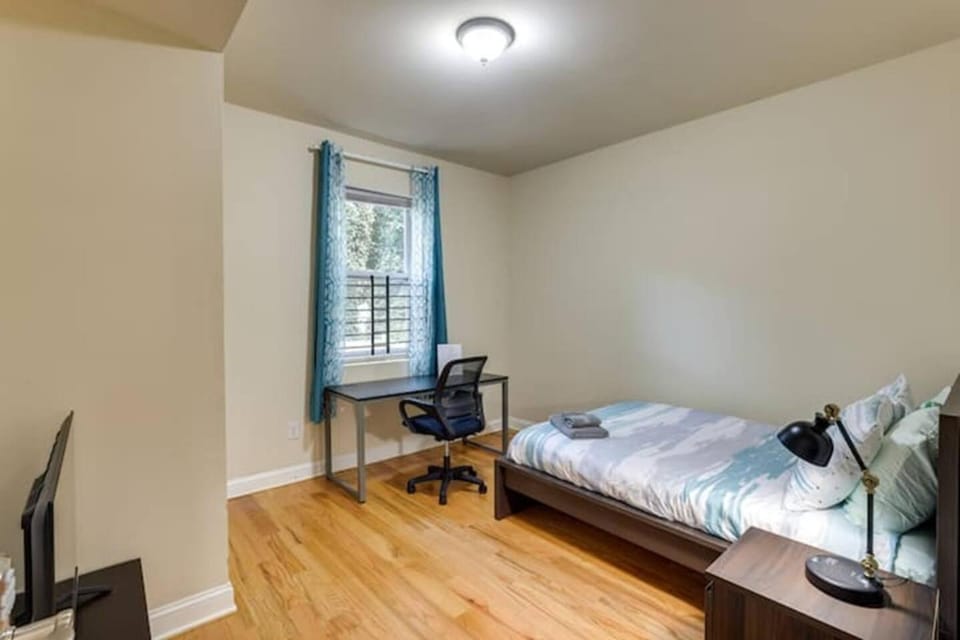 1 Stylish Private Double Room - WiFi - TV - Parking Vacation rental in Philadelphia