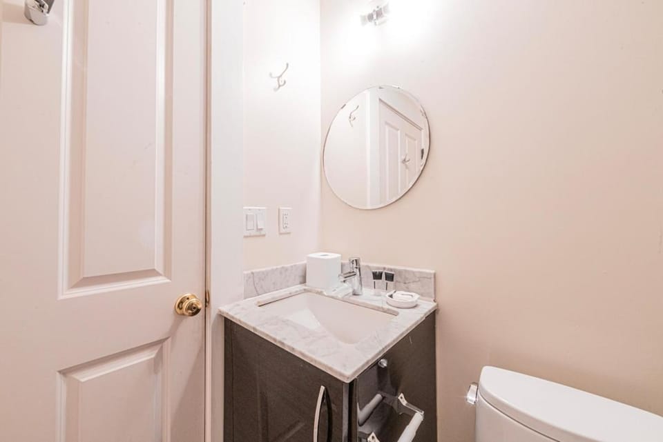 Beacon Hill Boutique Apartment in Beacon Hill