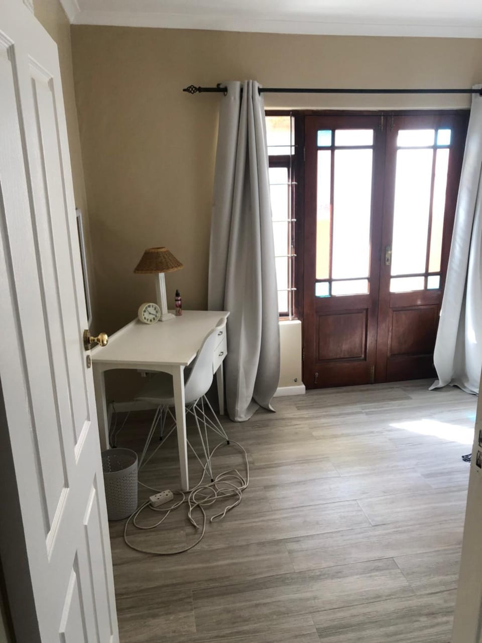 Affordable 3-Bedroom Private Flat with Wi-Fi House in Cape Town