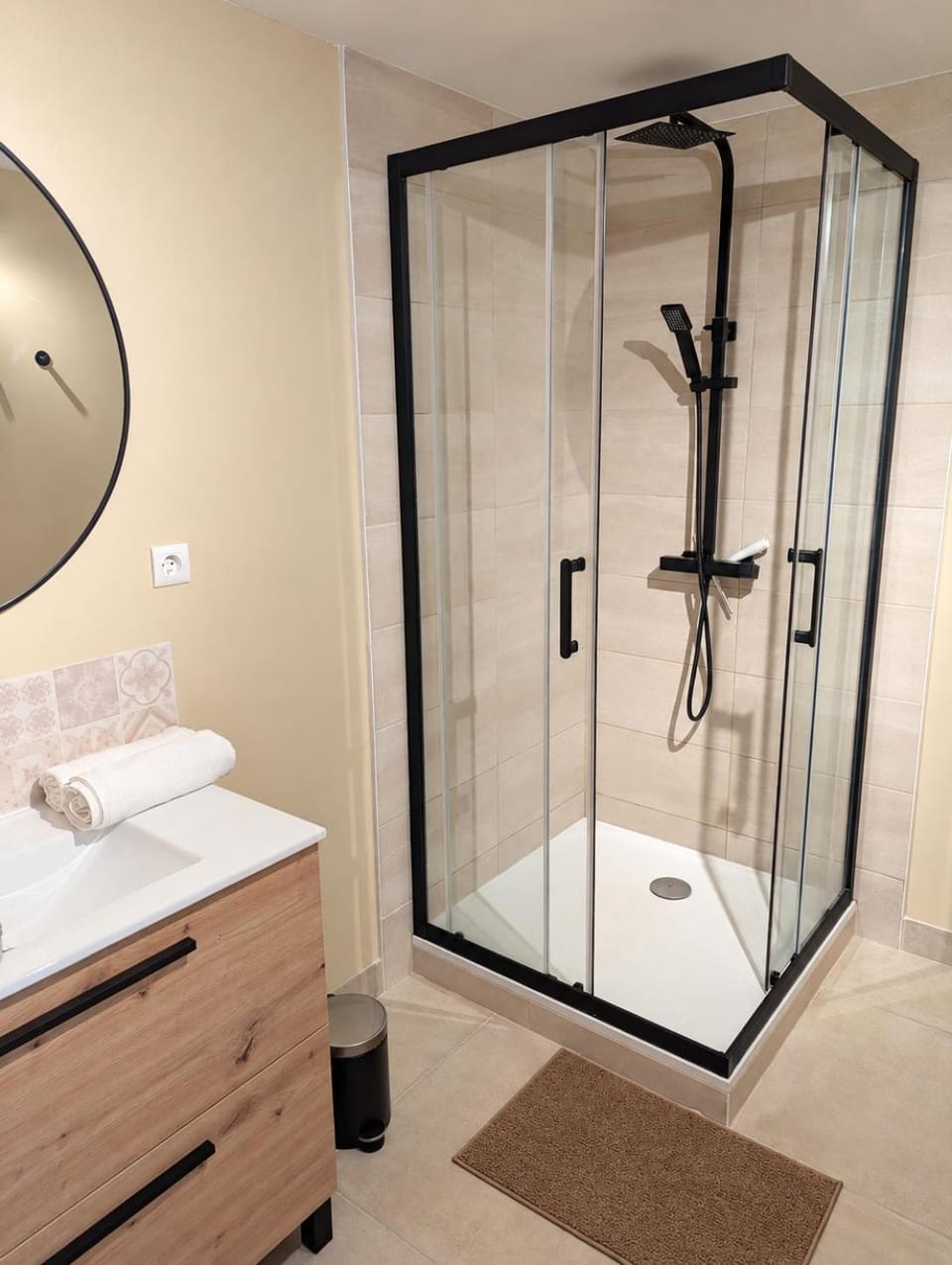 Shower, internet, internet, towels, towels
