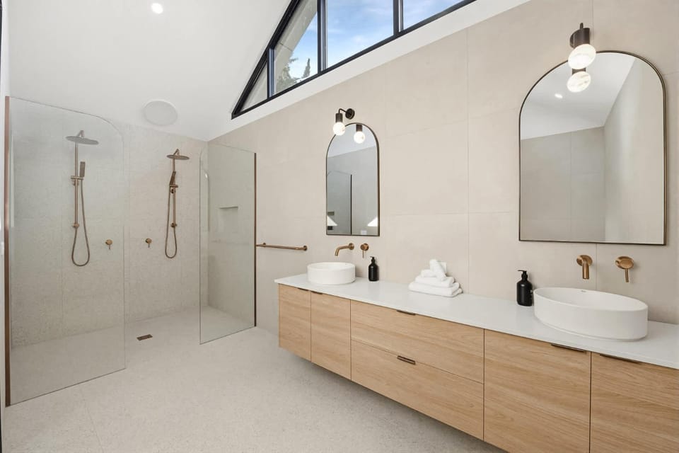 Shower, Bathroom, towels