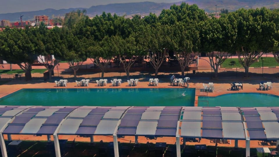 Day, Natural landscape, Balcony/Terrace, Mountain view, Pool view, Swimming pool, Swimming pool, sunbed