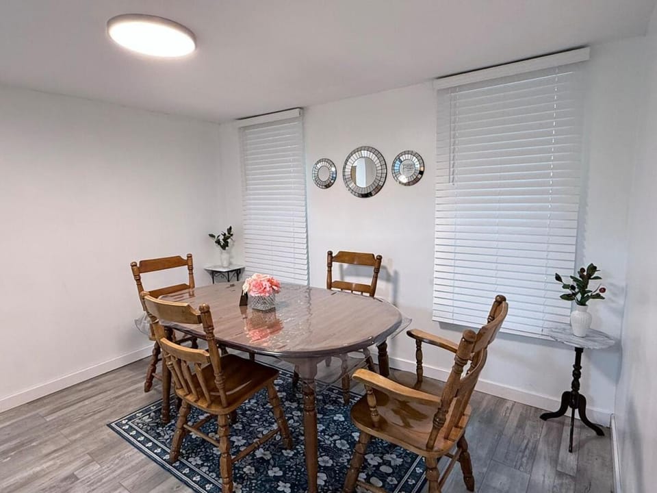 Completely renovated for you Mountain View Cottage House in Charleston