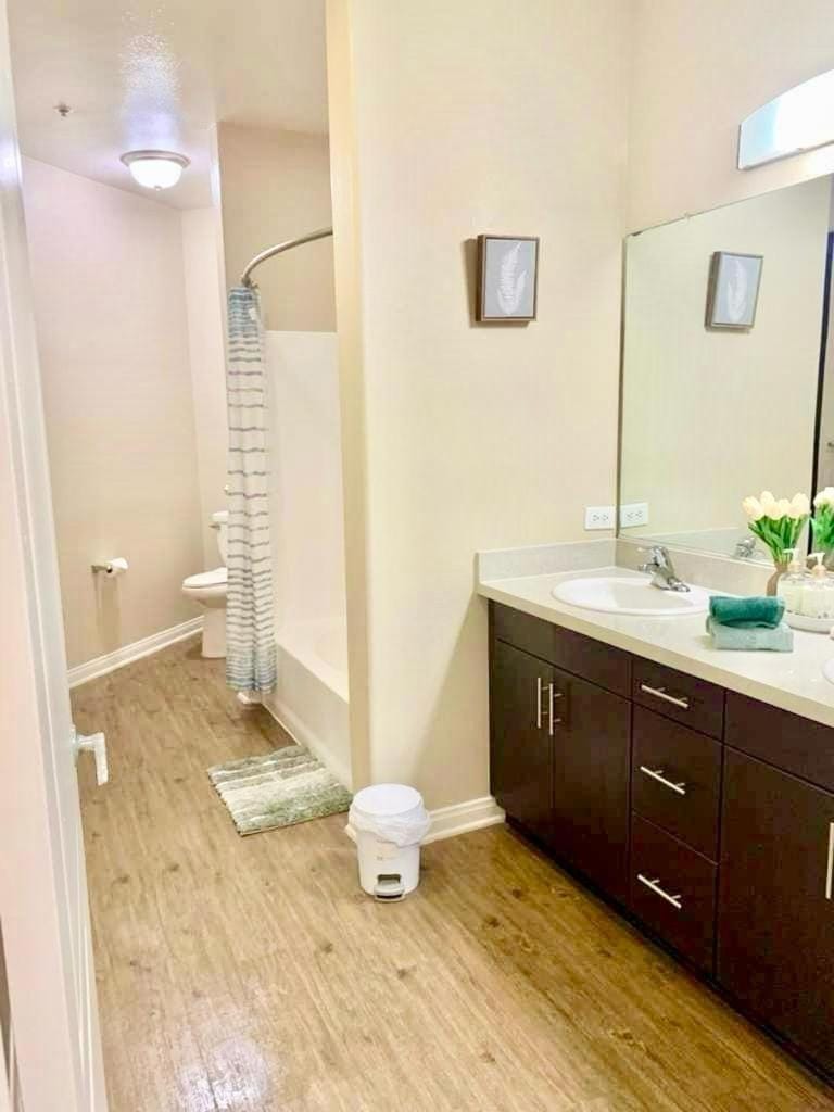 Huge 1Bedroom Penthouse in Marina Del Rey- Center Near Airport 10-15min Apartment in Marina del Rey