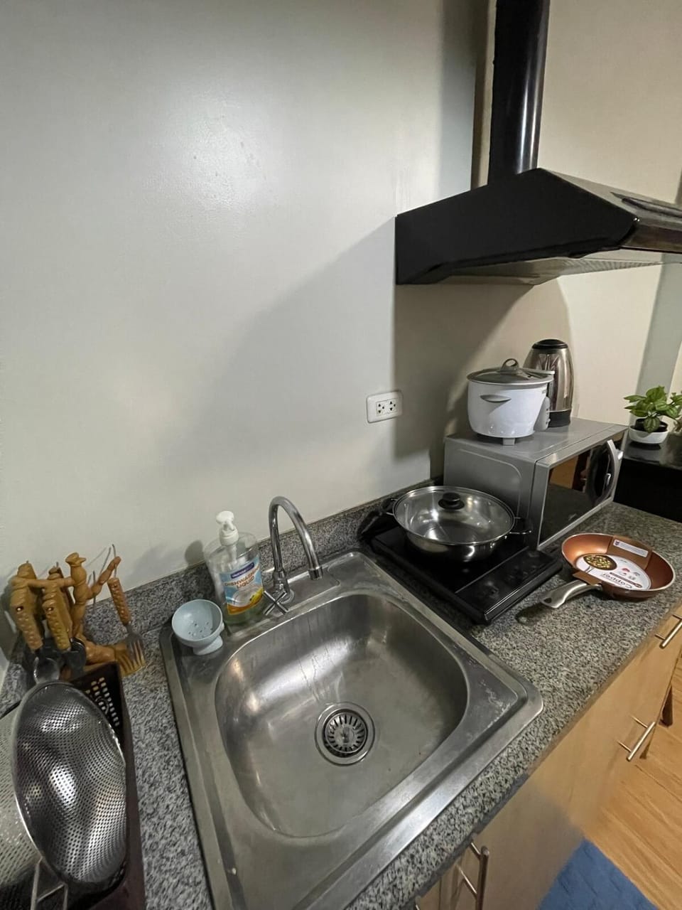 Condo Peaceful near IT Park gfibr150mbps Apartment in Lapu-Lapu City