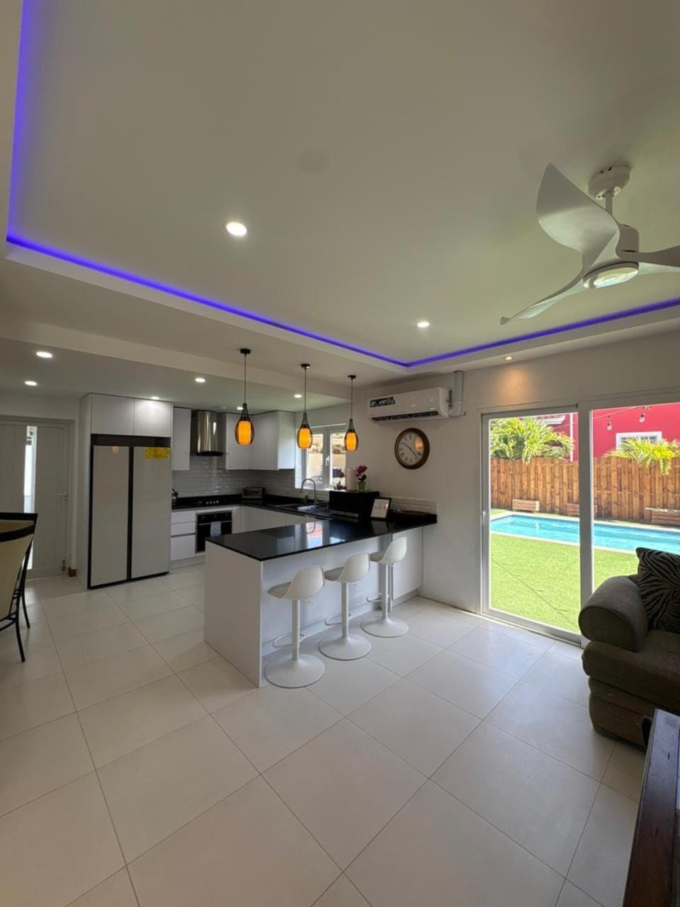 Violeta Breeze Retreat-3BDR-Boroncana Bed and Breakfast in Noord