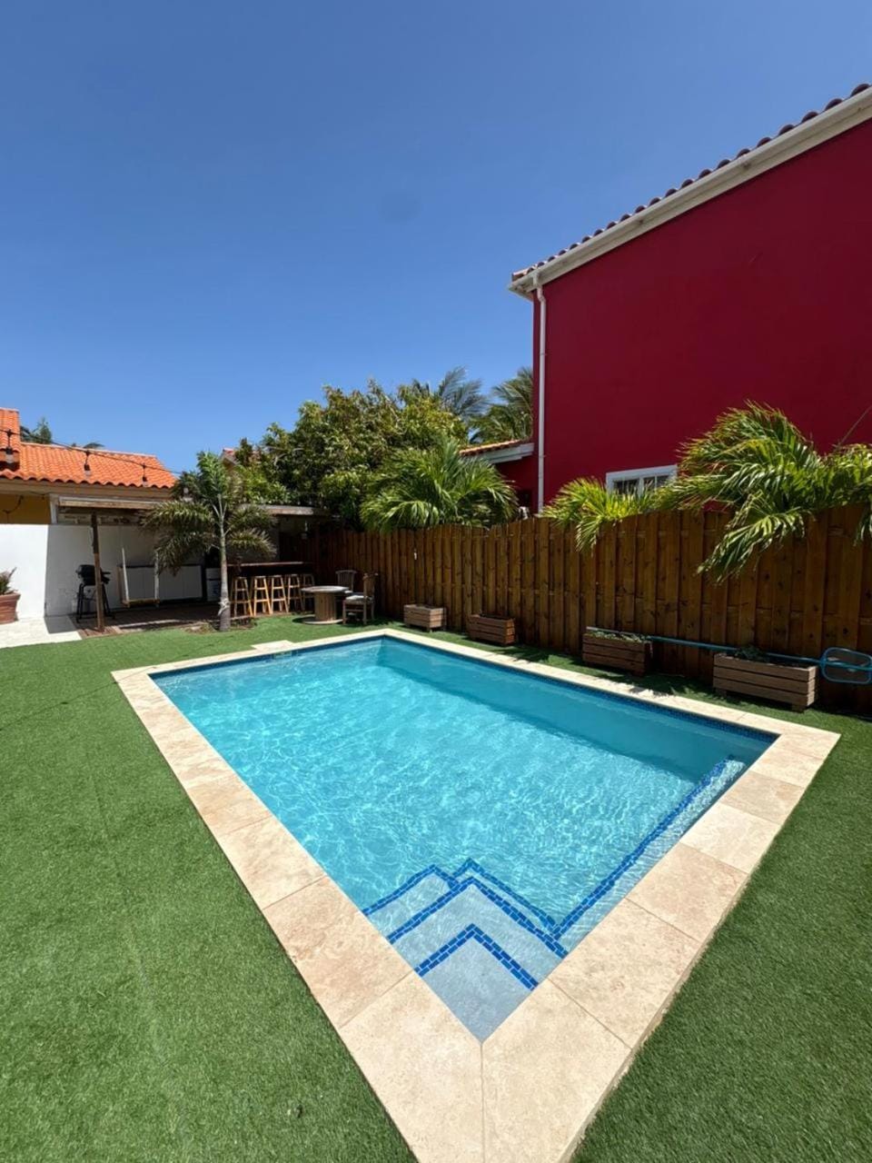 Violeta Breeze Retreat-3BDR-Boroncana Bed and Breakfast in Noord