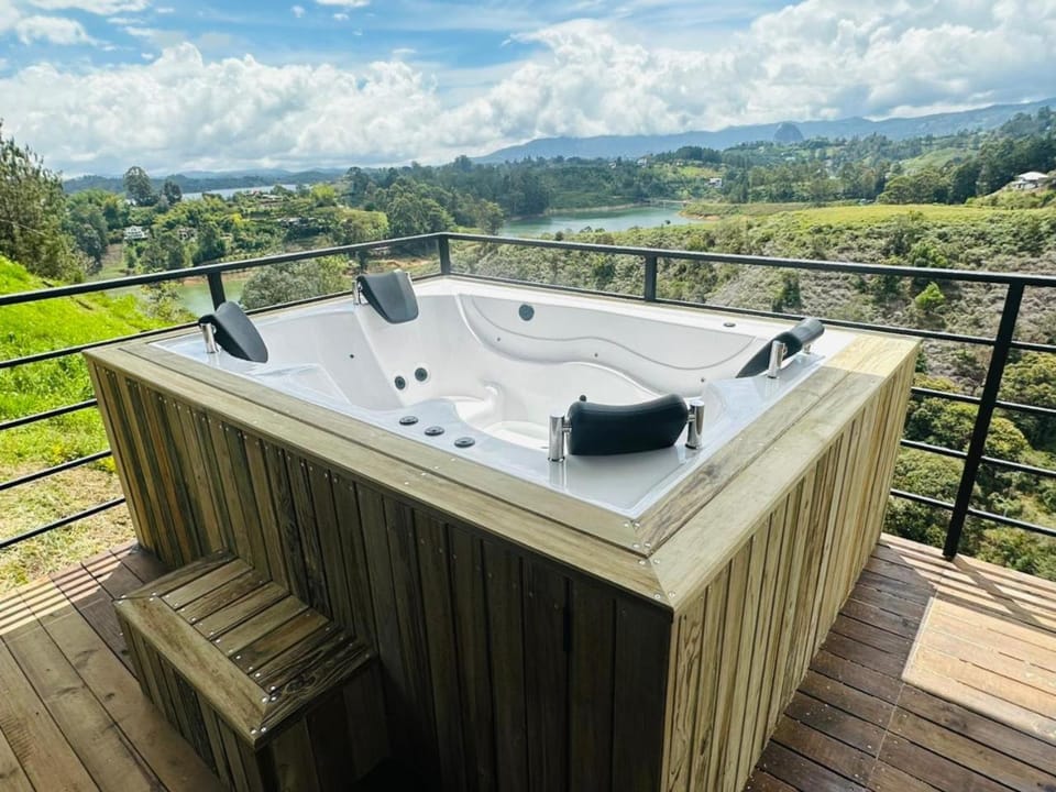 Cabaña Monte cristo Nature lodge in Guatapé