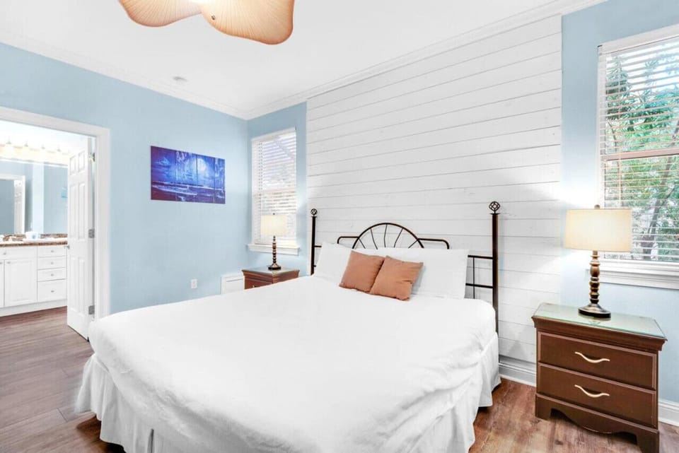 Skip`s Delight Pet friendly Pool view Country House in Destin