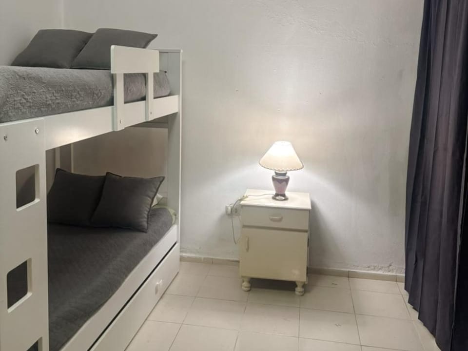 Bedroom, bunk bed