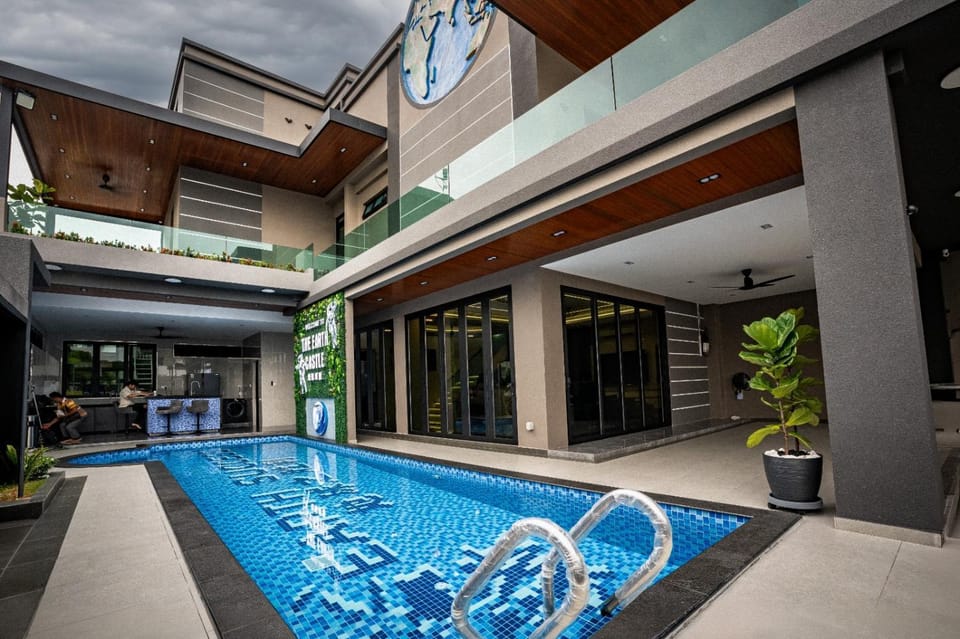 Property building, Swimming pool