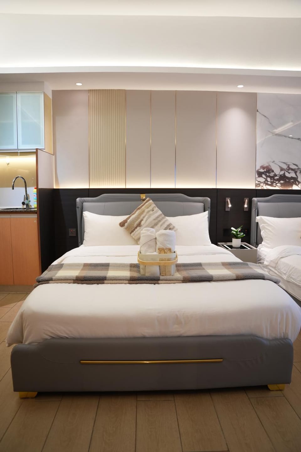 Venice Luxe Twin Bed Apt , Kitchen, sauna, pool, For 3 guests only Apartment in Makati