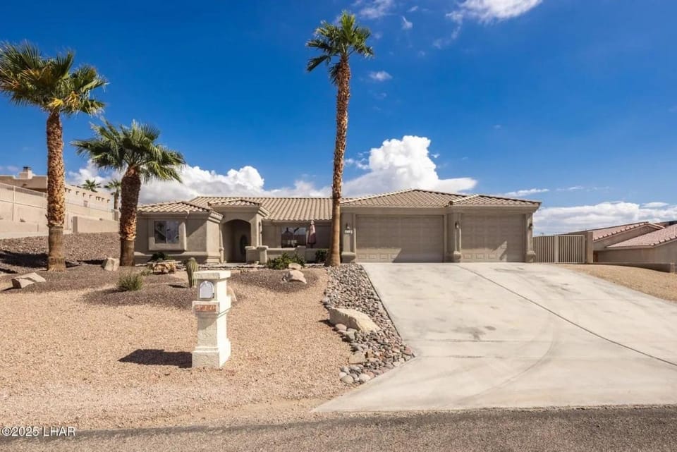 Pascaul Del Sol Pool and Spa House in Lake Havasu City