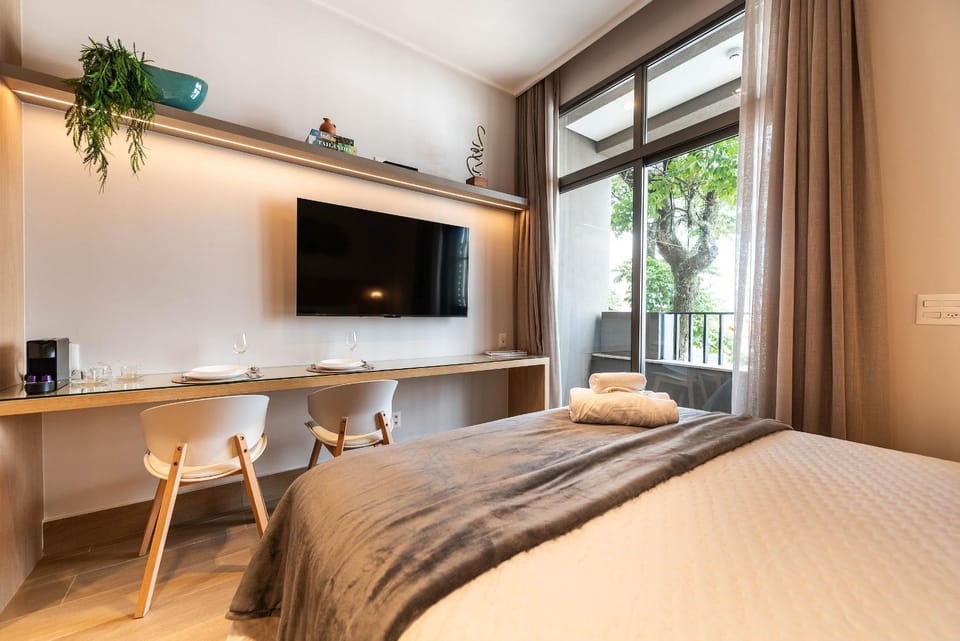 Bed, TV and multimedia