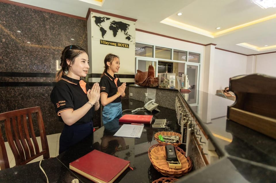 Staff, People, TV and multimedia, Lobby or reception, group of guests