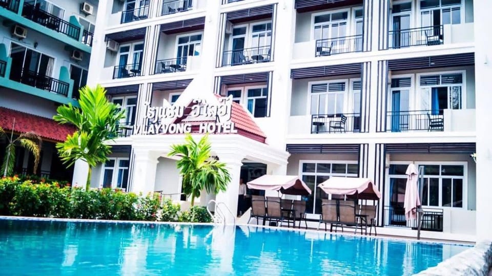Property building, Patio, Day, View (from property/room), Balcony/Terrace, Pool view, Swimming pool, sunbed