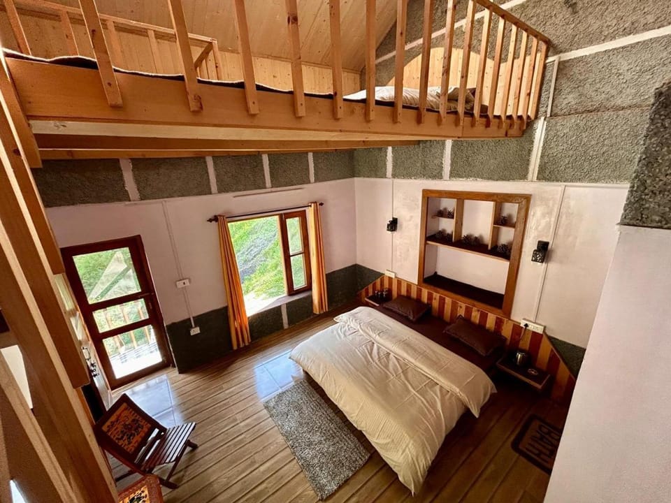 Tirthan river and wildlife cottage Bed and Breakfast in Himachal Pradesh