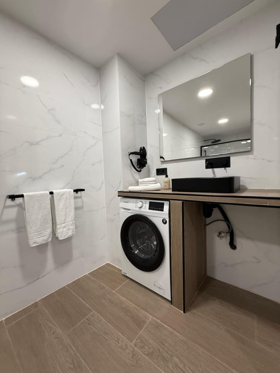 Bathroom, washing machine