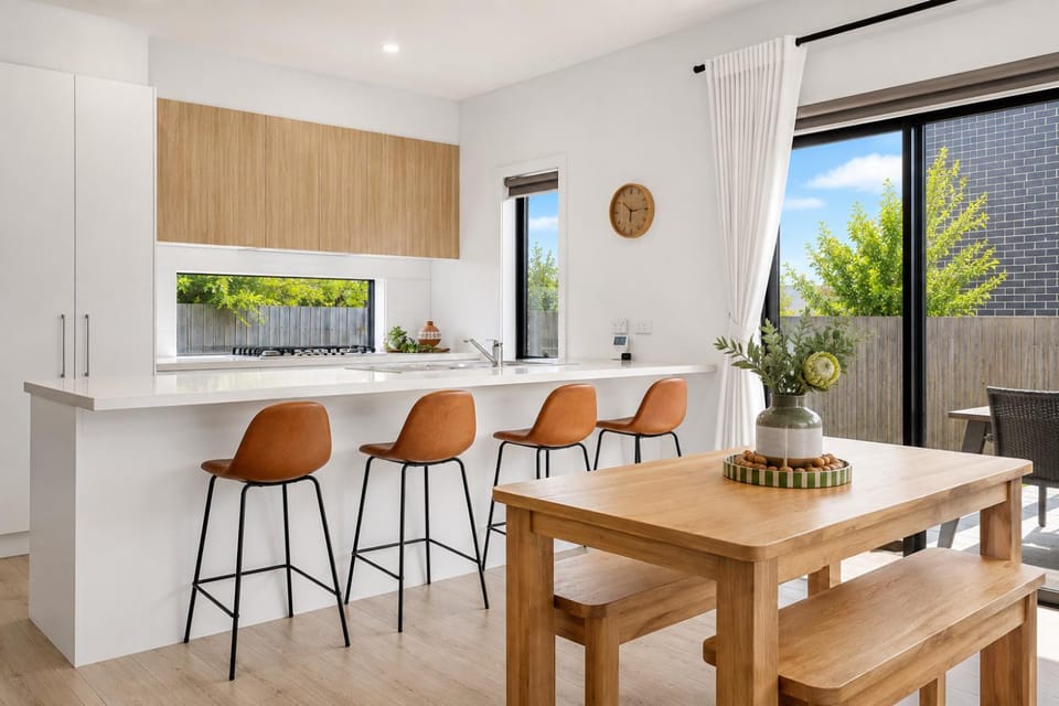 Patio, Kitchen or kitchenette, Seating area, Dining area