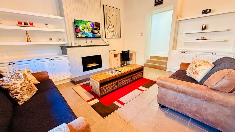 A Striking Contemporary Home in the Heart of Dubbo 5mins drive to DUBBO ZOO & 4mins to DUBBO GOLF CLUB & 9mins to DUBBO AIRPORT House in Dubbo