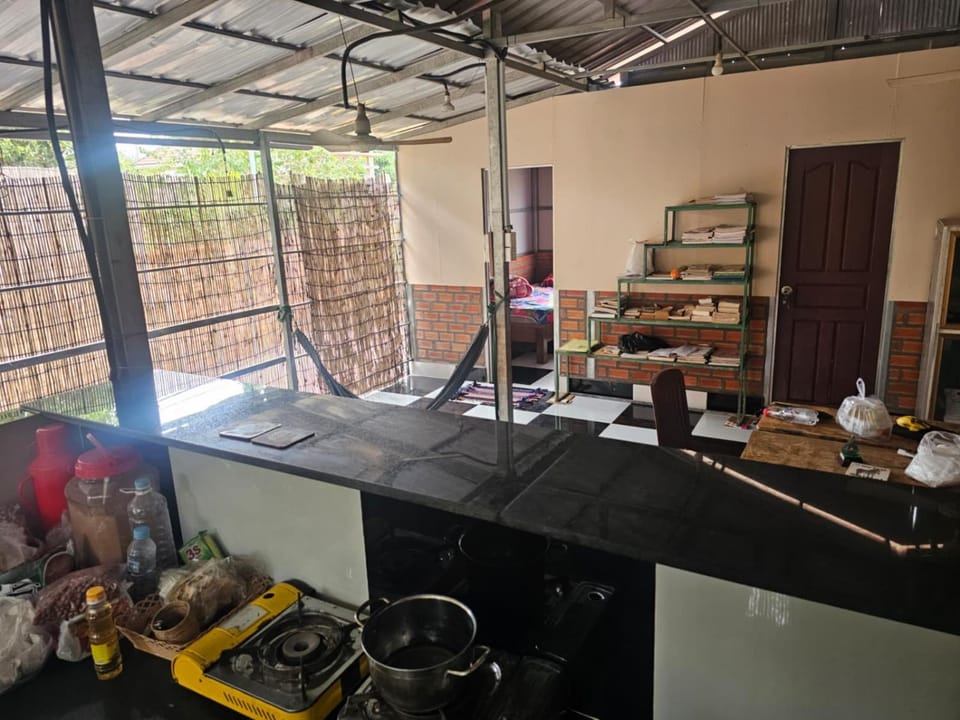 Coffee/tea facilities, Kitchen or kitchenette, Communal kitchen