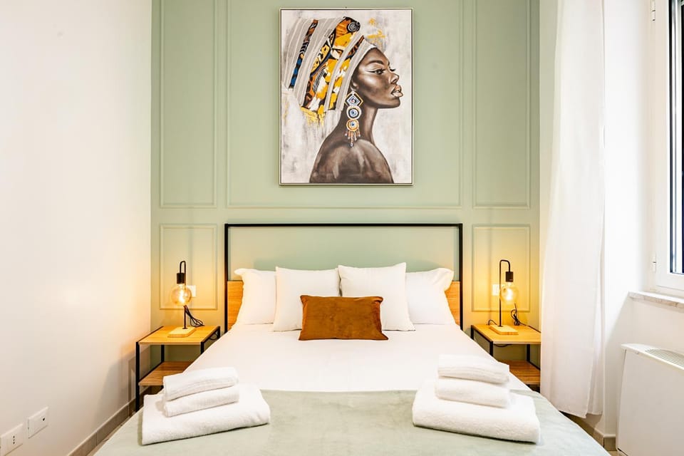 Bed, Photo of the whole room, Bedroom, towels