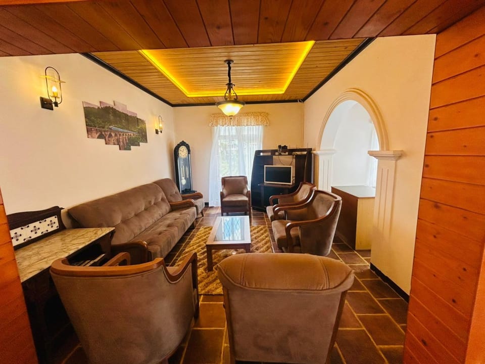 Hill Cliff Bungalow House in Nuwara Eliya