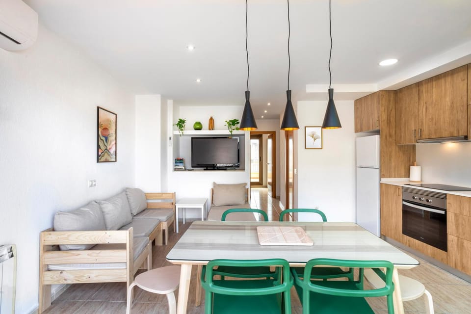 Kitchen or kitchenette, Living room, Dining area