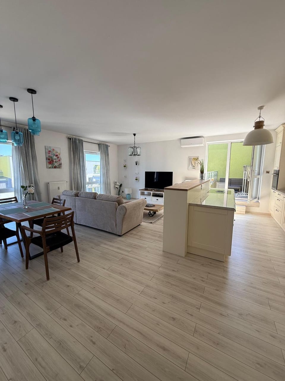 Living room, kitchen