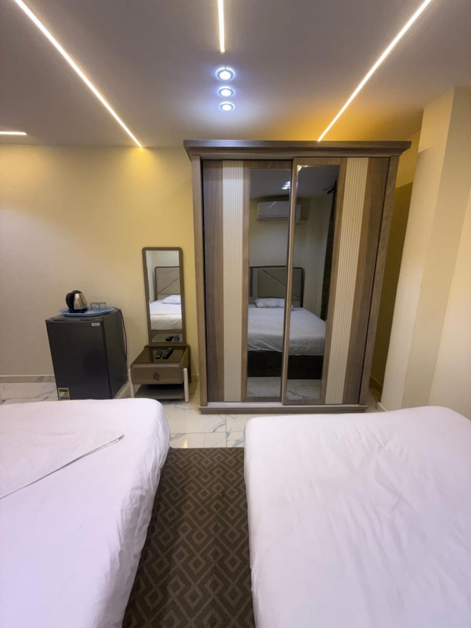 Middle east pyramids stay &tours Hotel in Egypt
