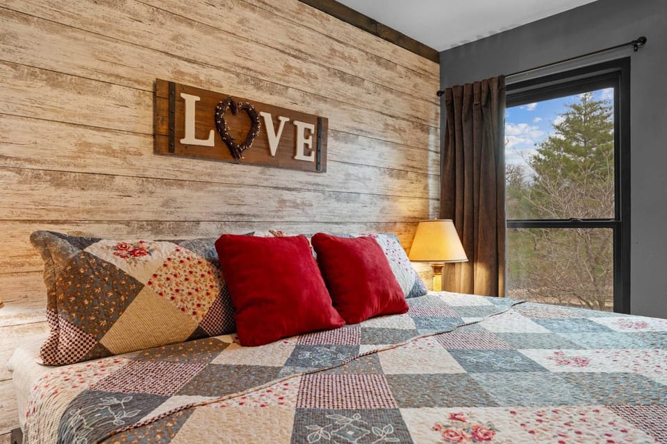 Hole-in-One Hideaway For 4 House in Branson