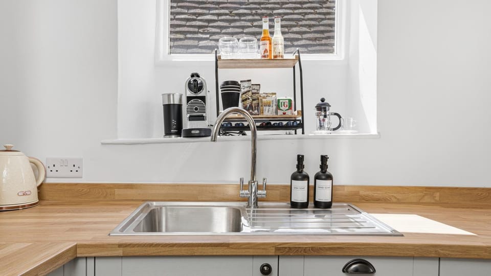 Coffee/tea facilities, kitchen