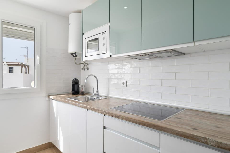 Kitchen or kitchenette, Living room