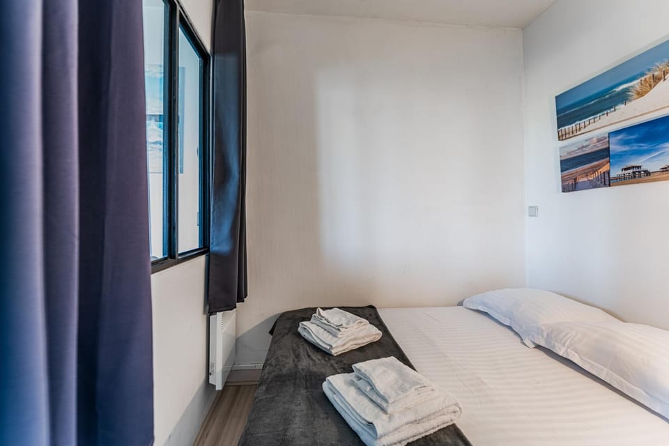 Property building, Living room, Bedroom
