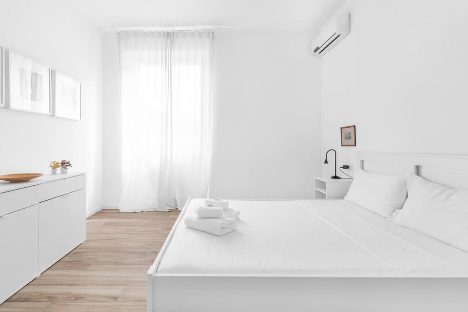 Bed, Bedroom, air conditioner