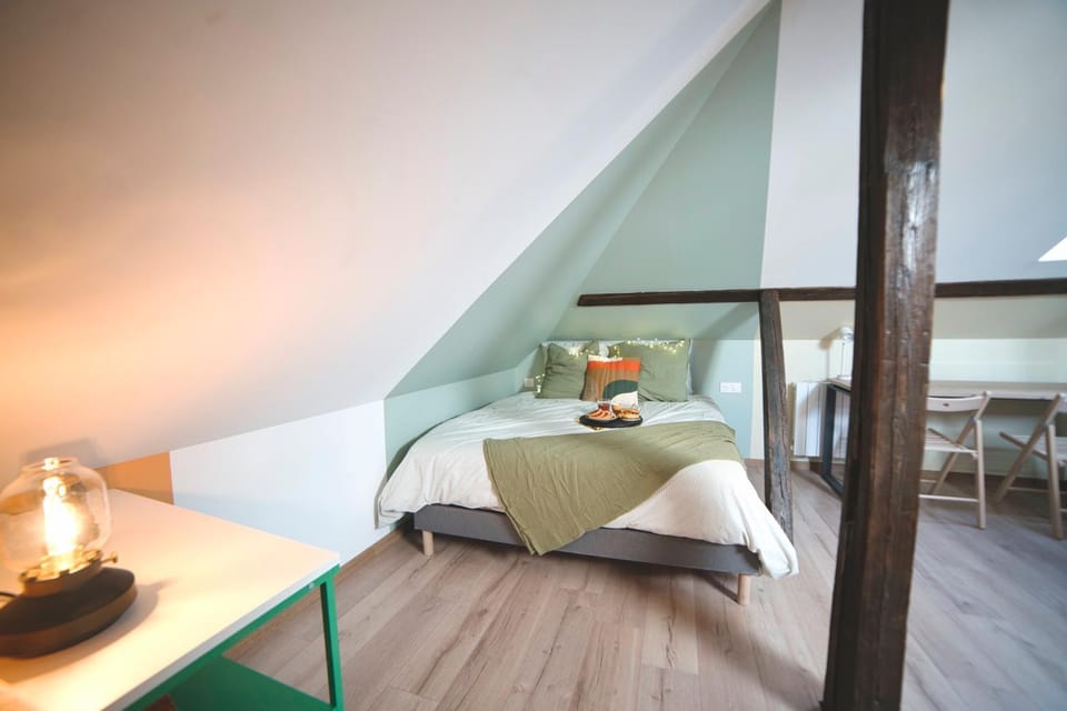 Bed, Photo of the whole room, Bedroom