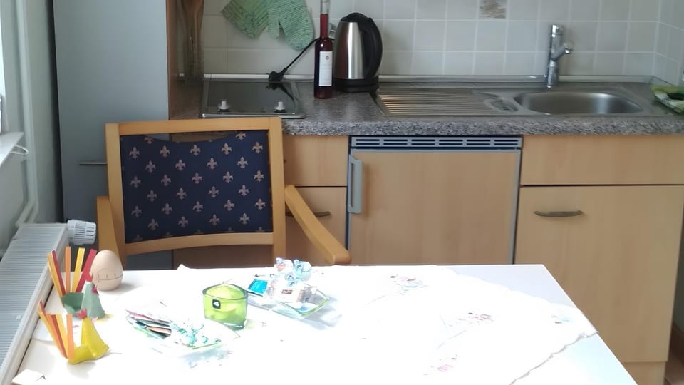 Kitchen or kitchenette, Living room