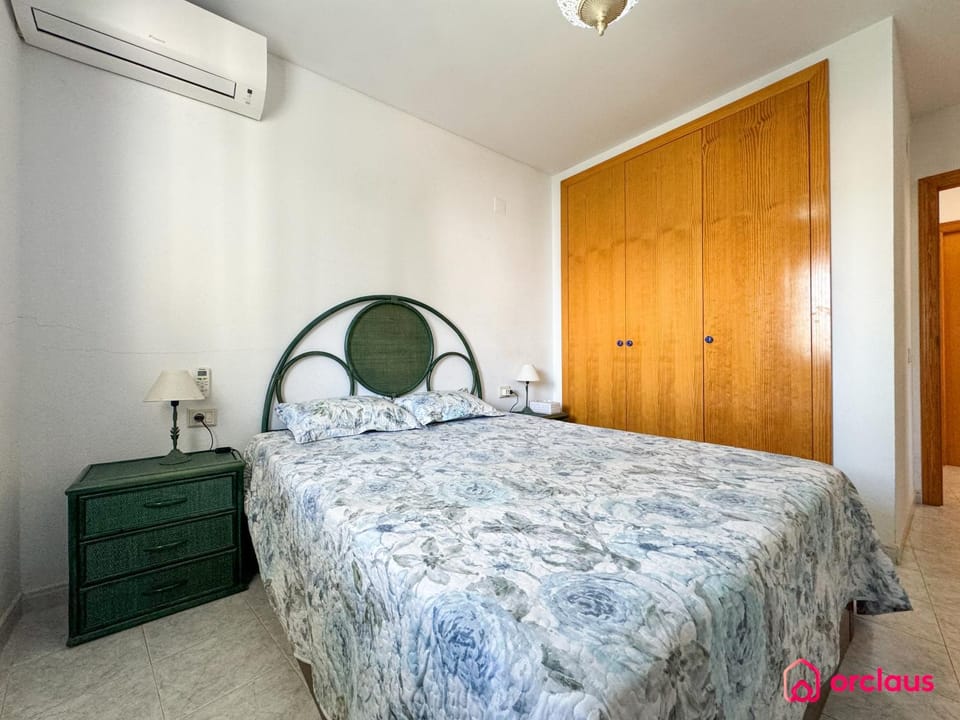 Bedroom, air conditioner