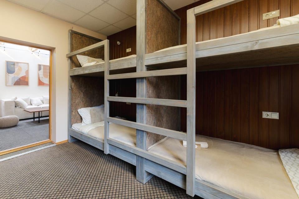 Bedroom, bunk bed