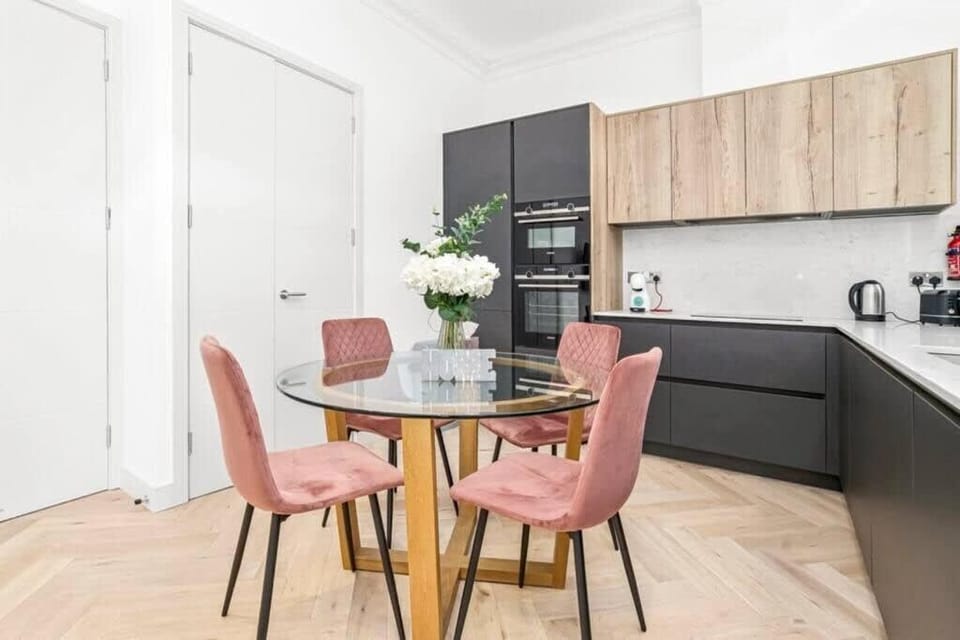 Stylish 2-Bed Paddington Flat Apartment in City of Westminster